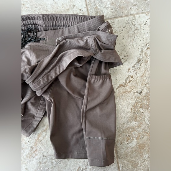ASRV Technical Sportswear Tetra-Lite 5” Liner Cargo Gym Shorts, Taupe Brown, M - Picture 8 of 11